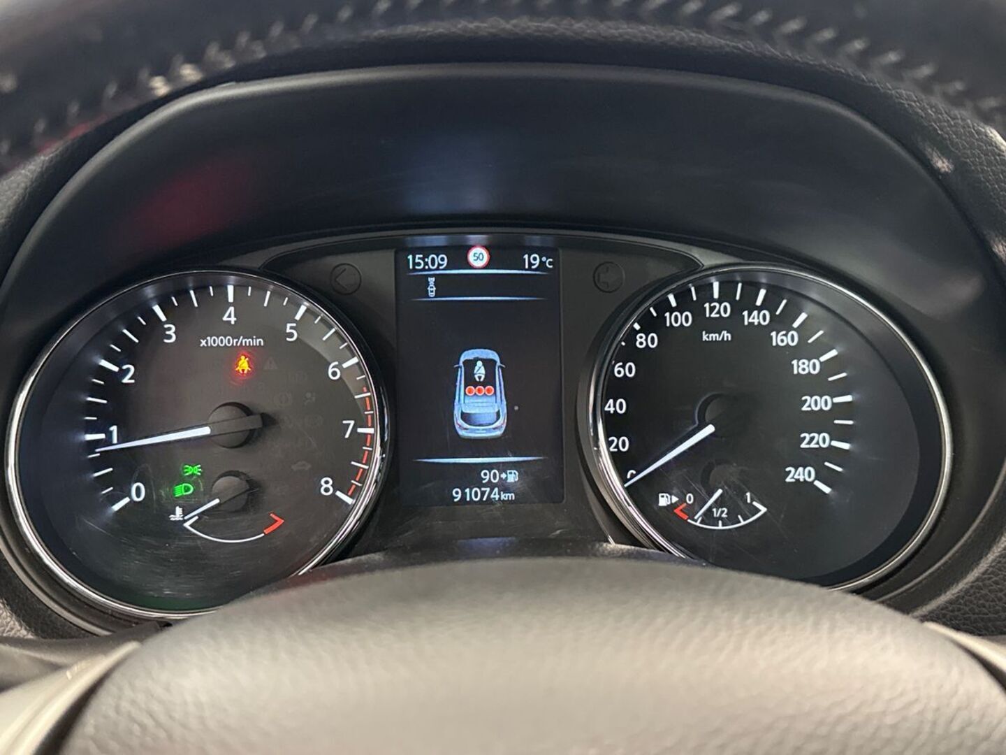NISSAN Qashqai 2015