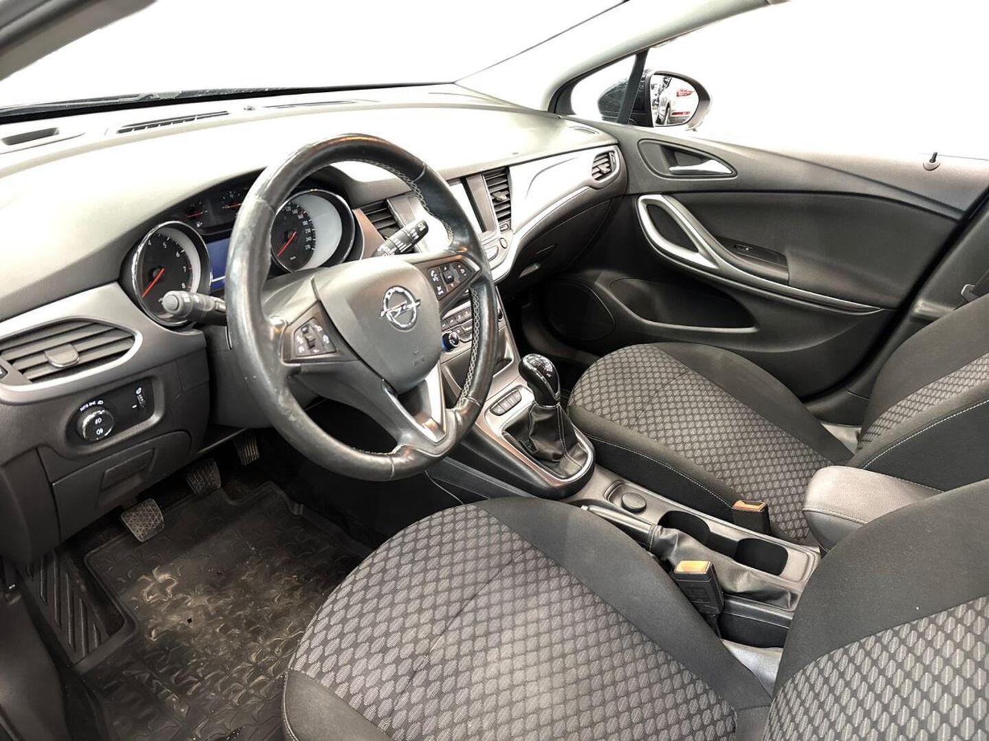 OPEL Astra 2018
