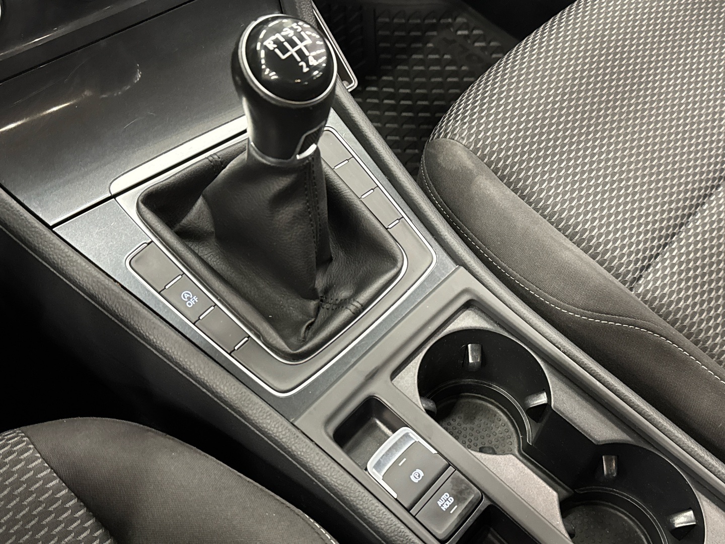VOLKSWAGEN Golf 2018