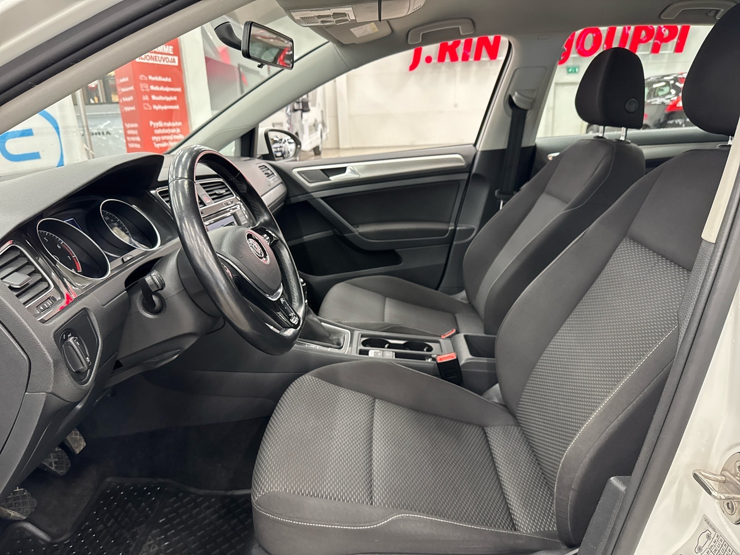 VOLKSWAGEN Golf 2018