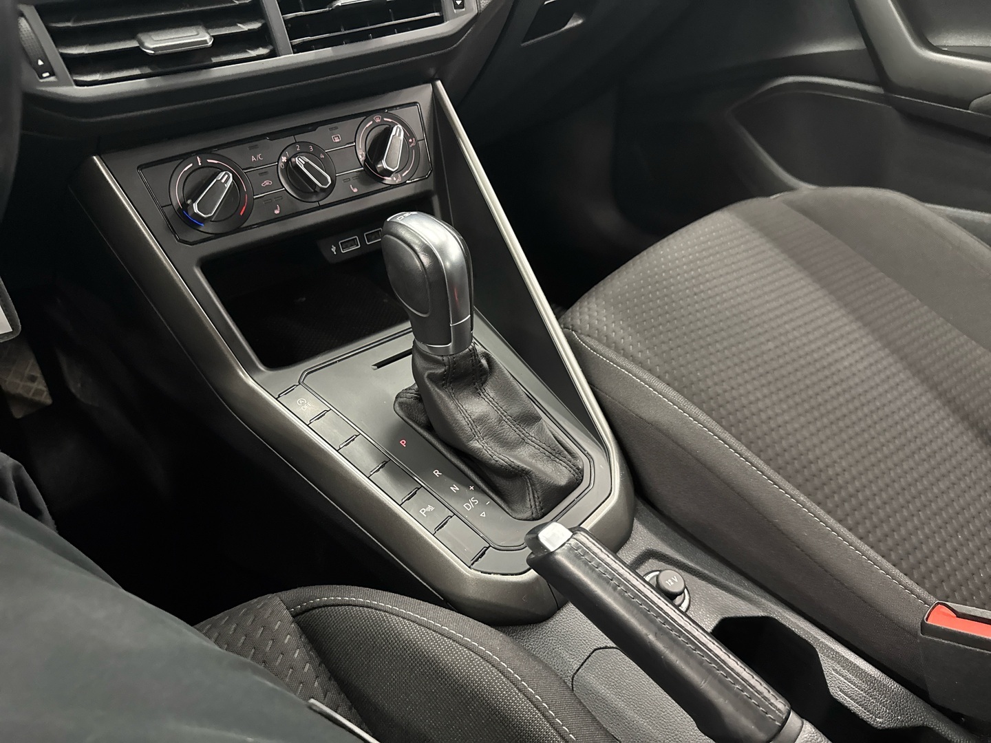 VOLKSWAGEN Polo 2018