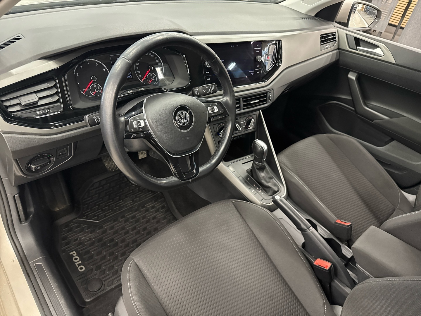 VOLKSWAGEN Polo 2018
