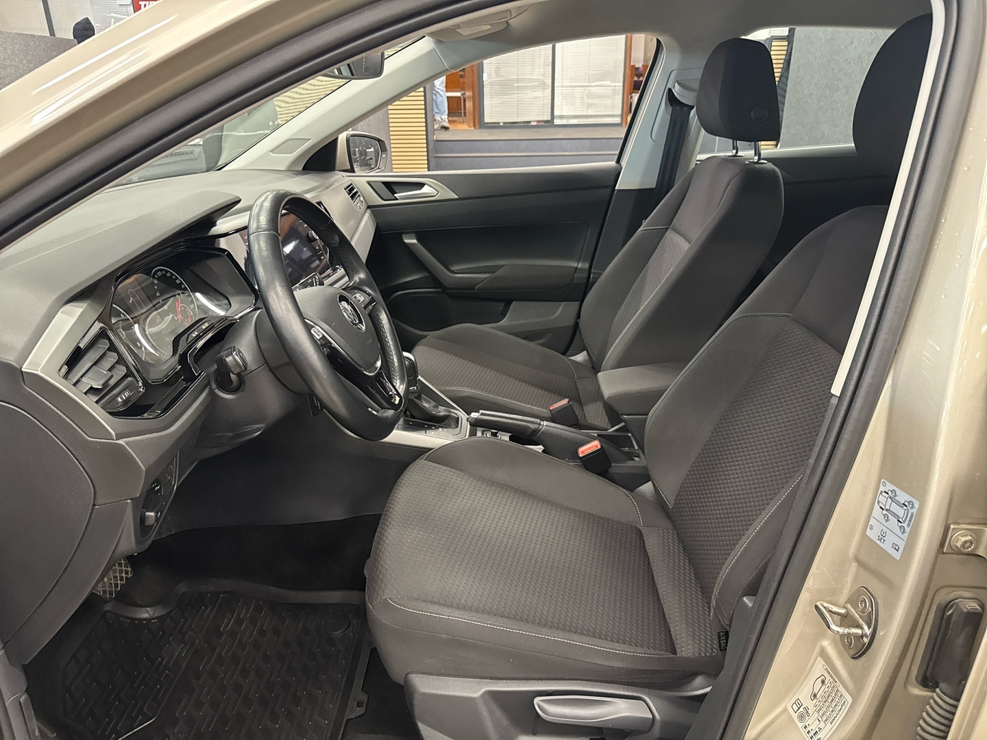 VOLKSWAGEN Polo 2018