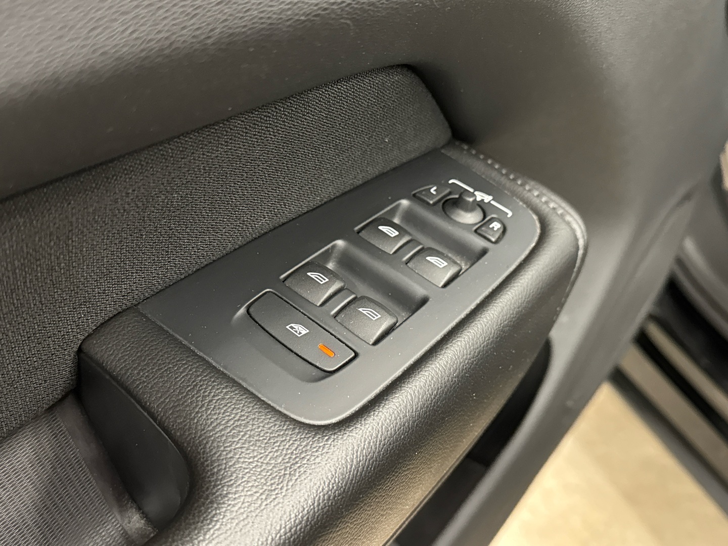 VOLVO XC60 2018