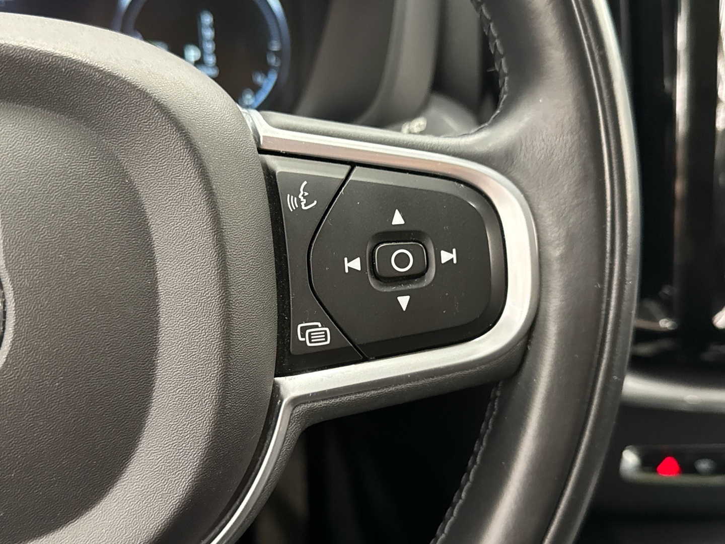 VOLVO XC60 2018