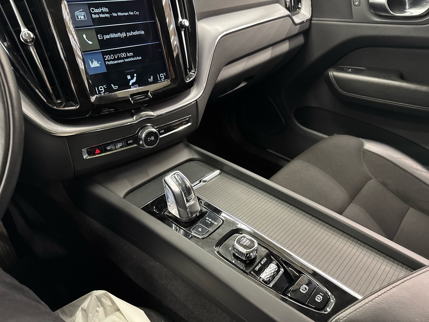 VOLVO XC60 2018