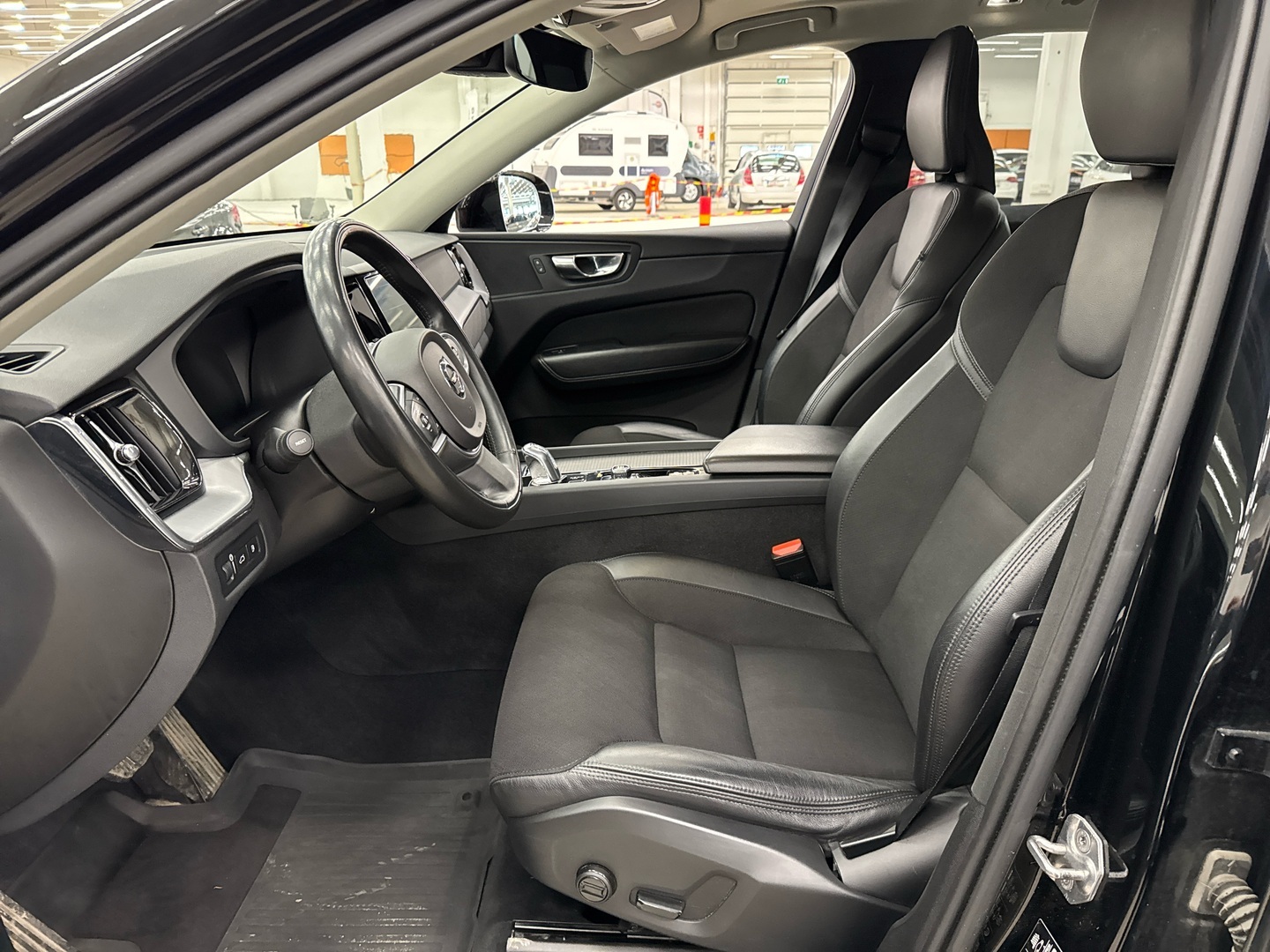 VOLVO XC60 2018
