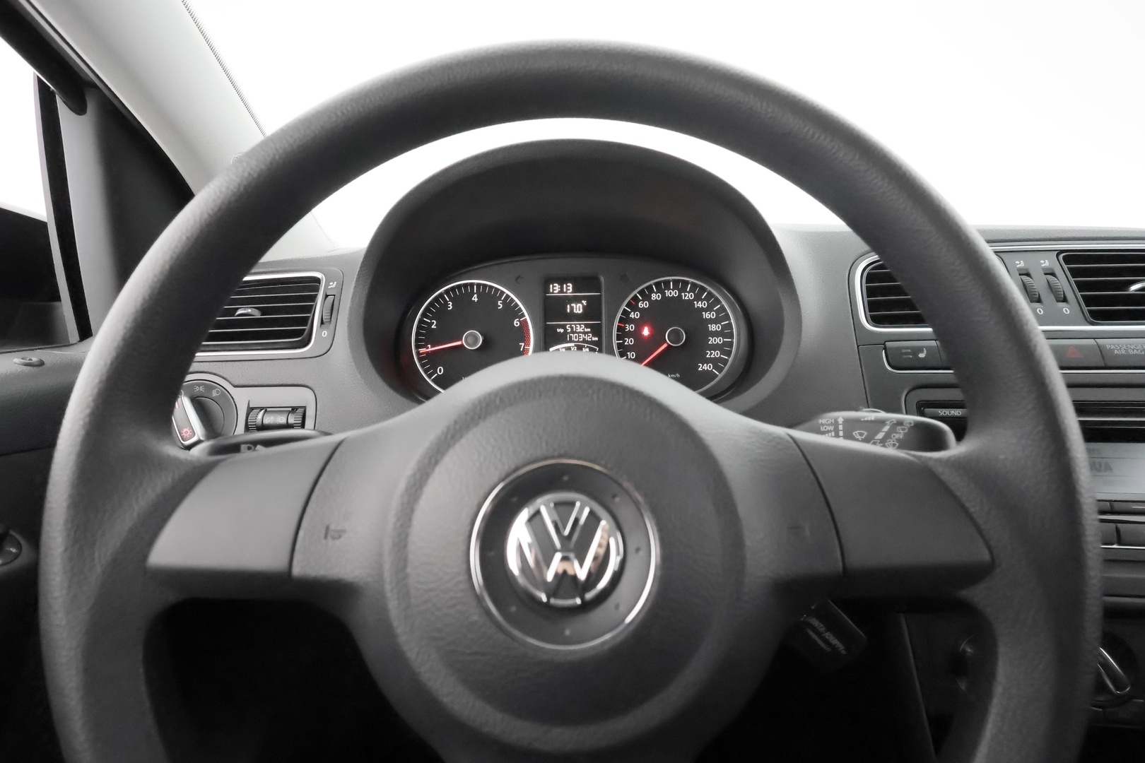VOLKSWAGEN Polo 2011