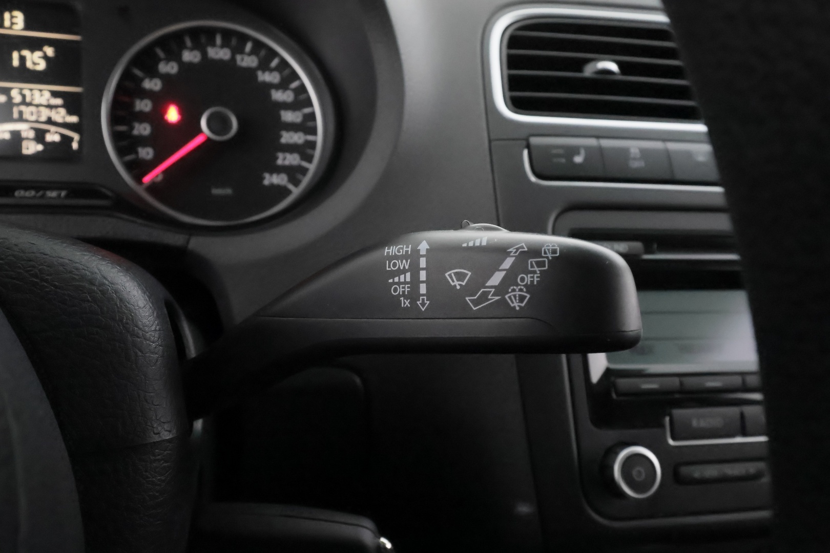 VOLKSWAGEN Polo 2011