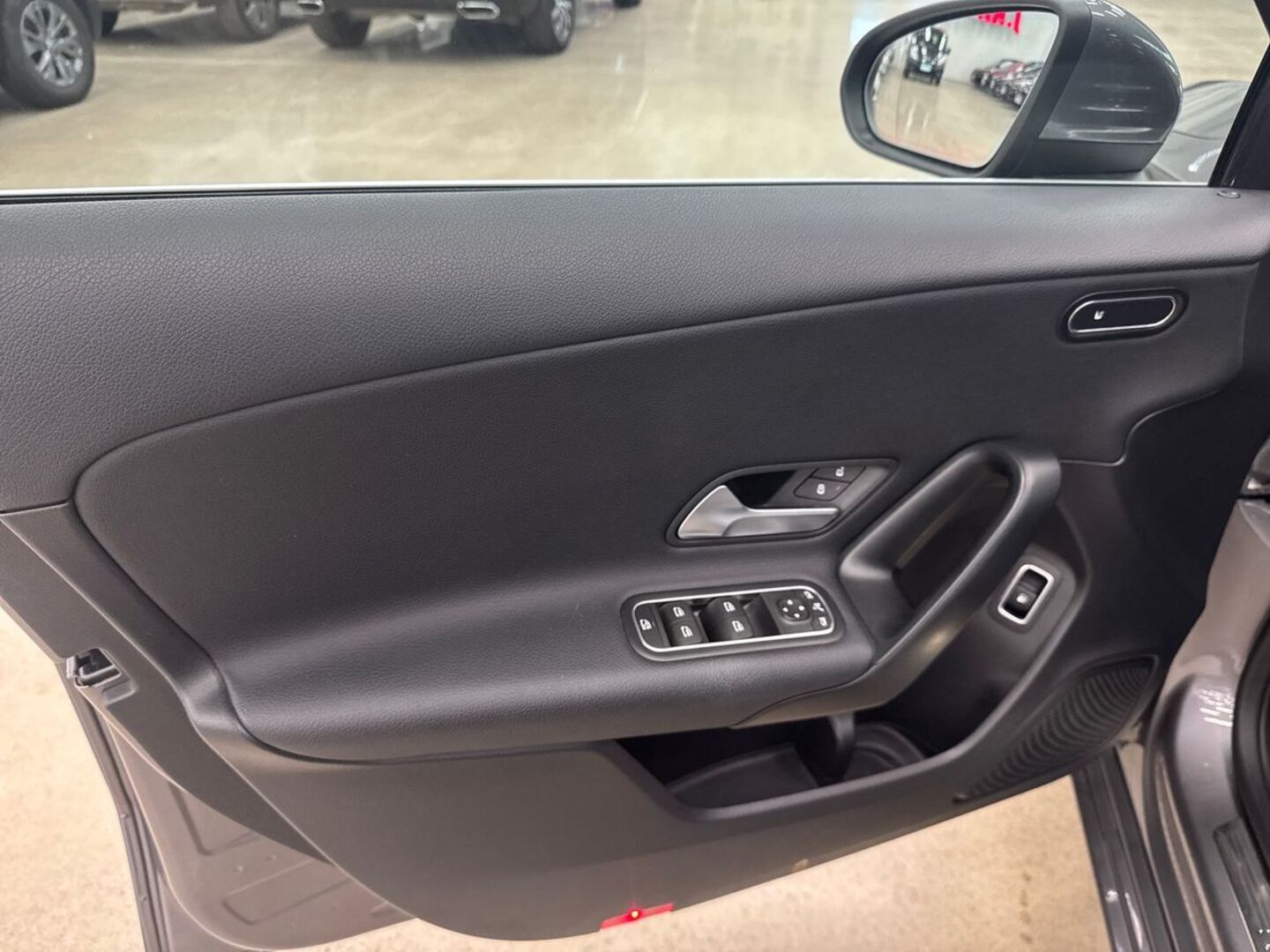 MERCEDES-BENZ A 2021