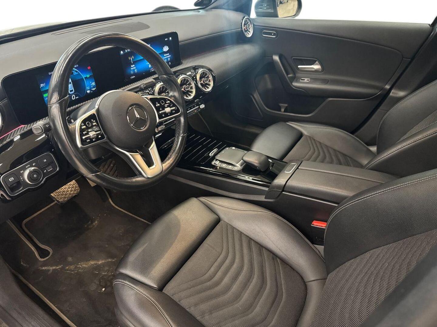 MERCEDES-BENZ A 2021