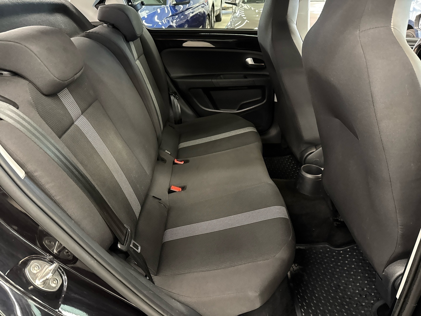 VOLKSWAGEN up! 2018