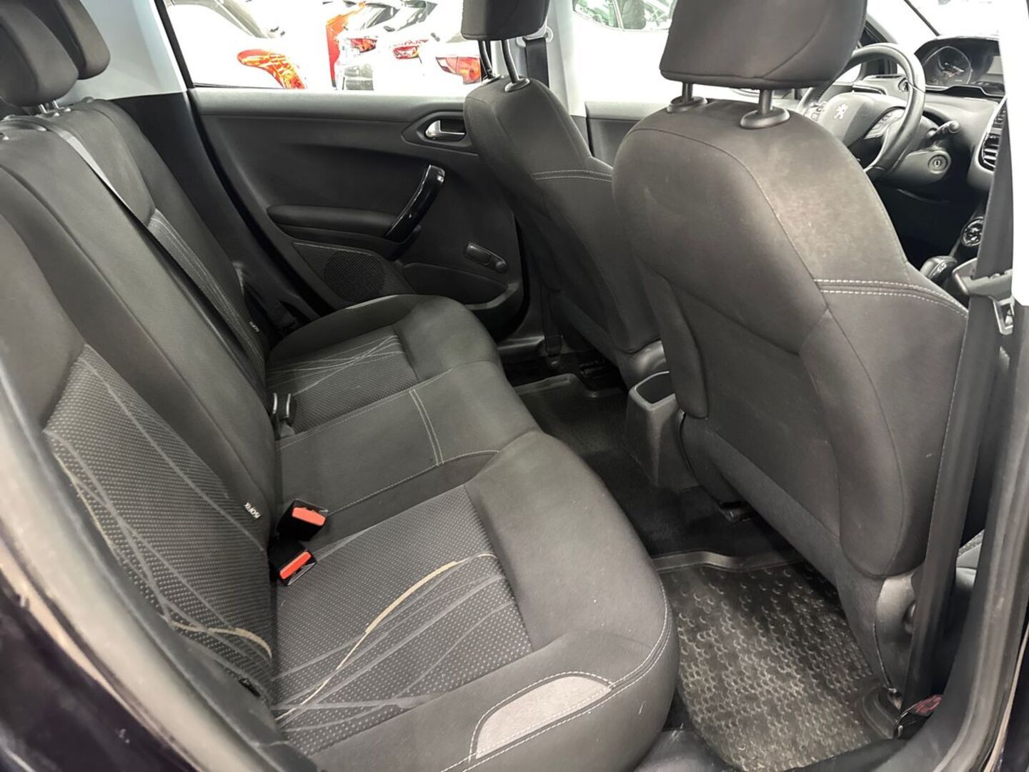 PEUGEOT 208 2014