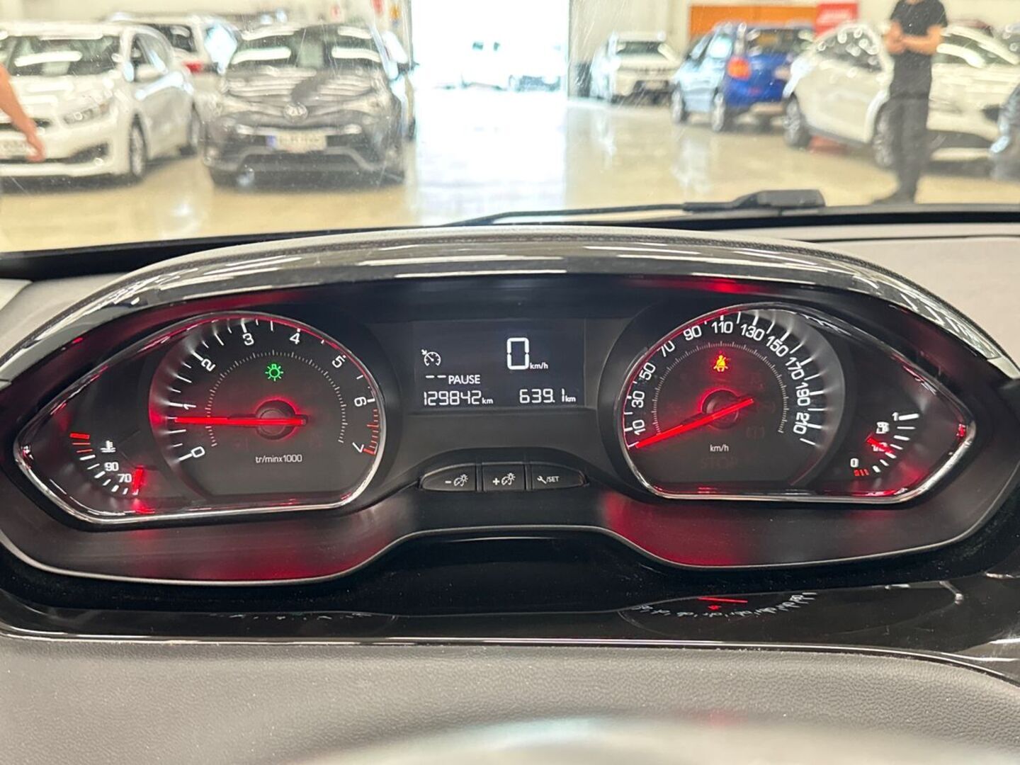 PEUGEOT 208 2014