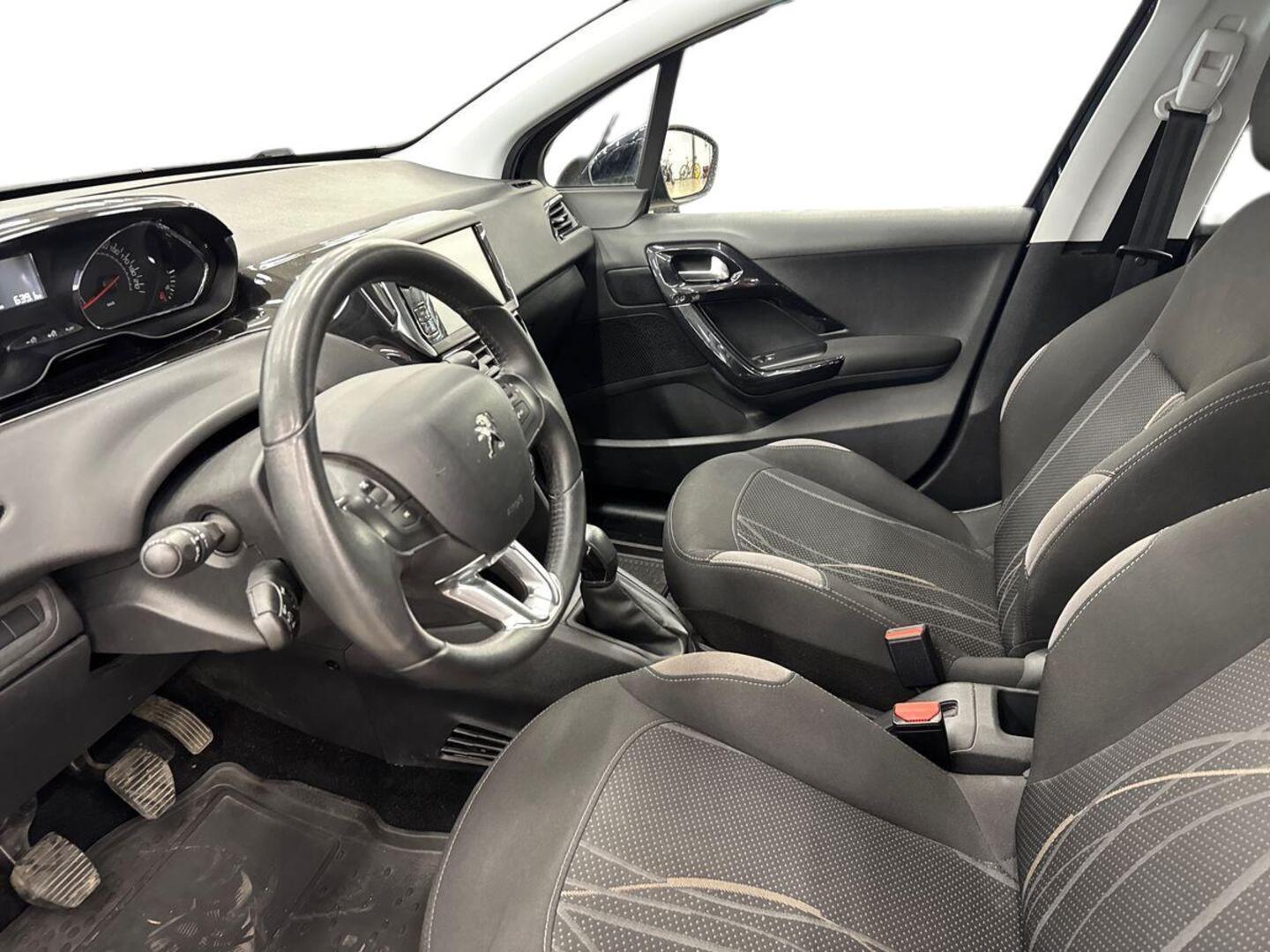 PEUGEOT 208 2014