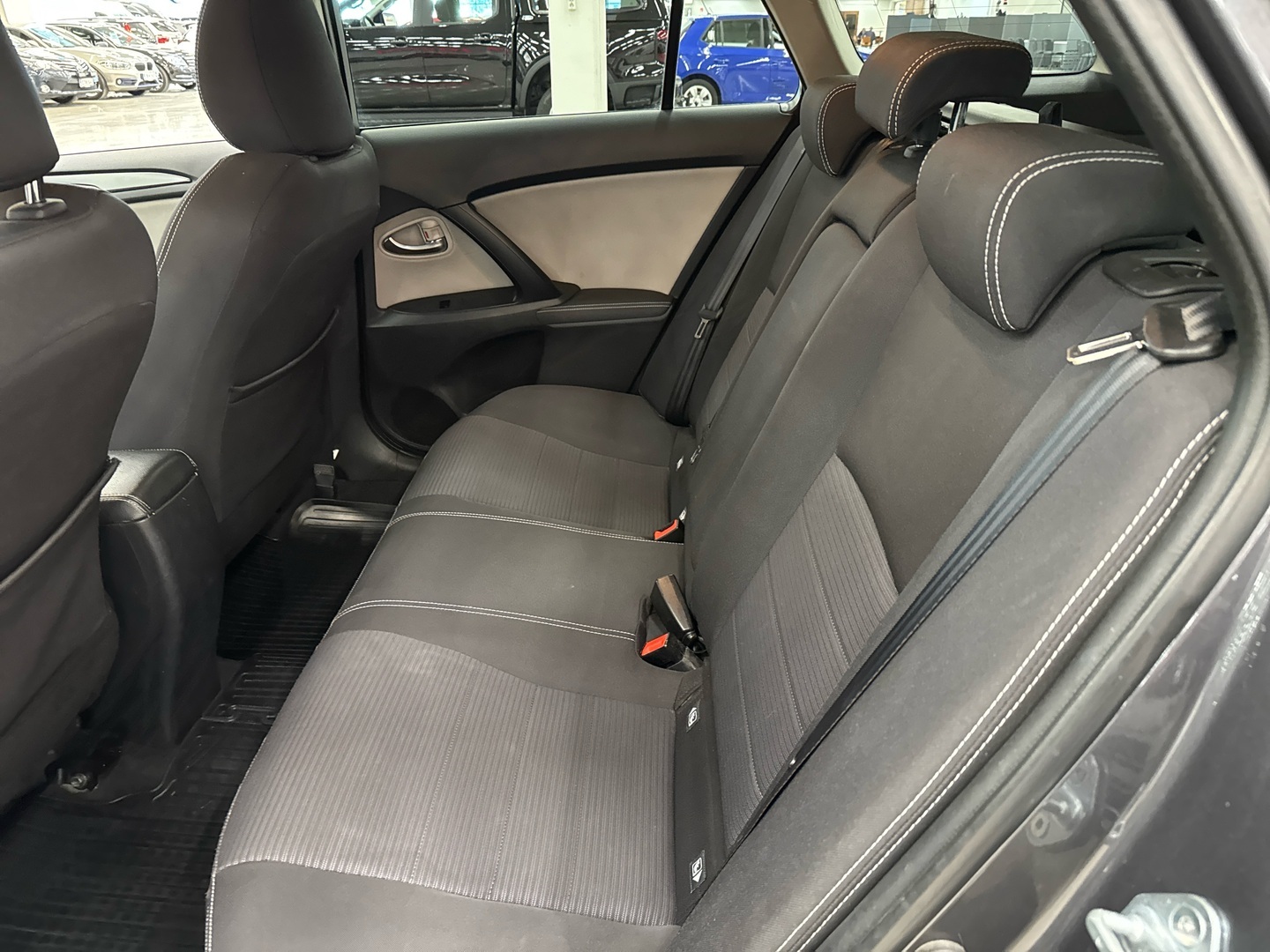 TOYOTA Avensis 2015