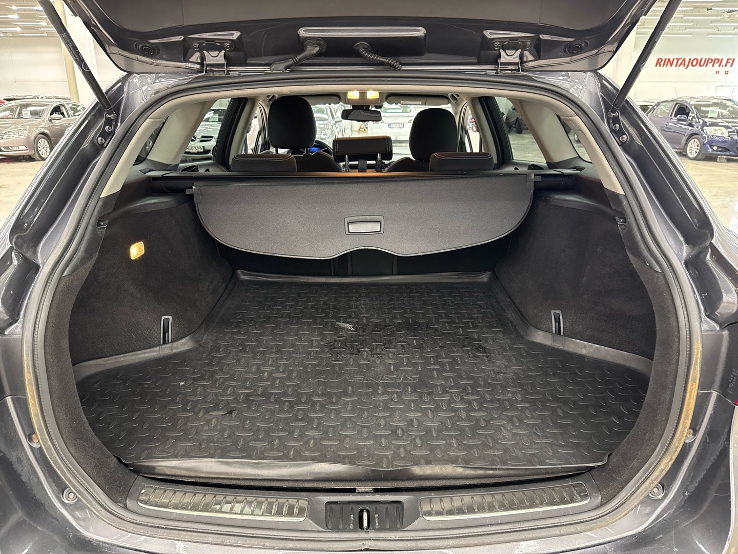 TOYOTA Avensis 2015