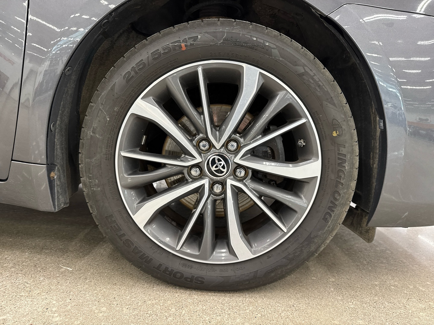 TOYOTA Avensis 2015