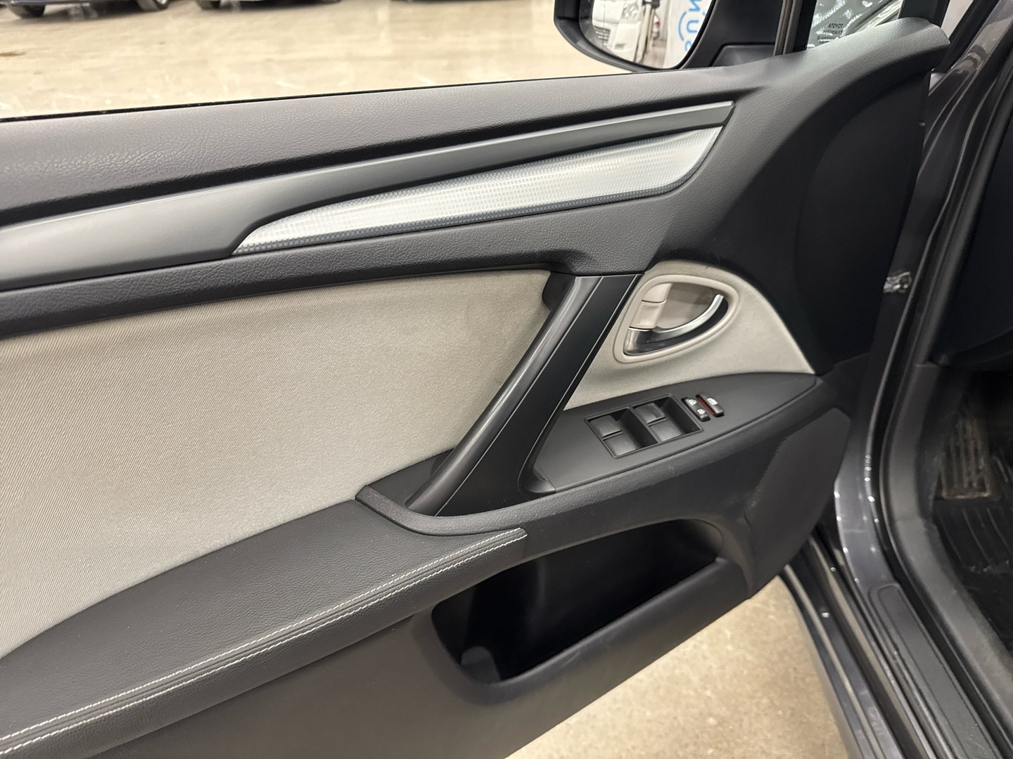 TOYOTA Avensis 2015