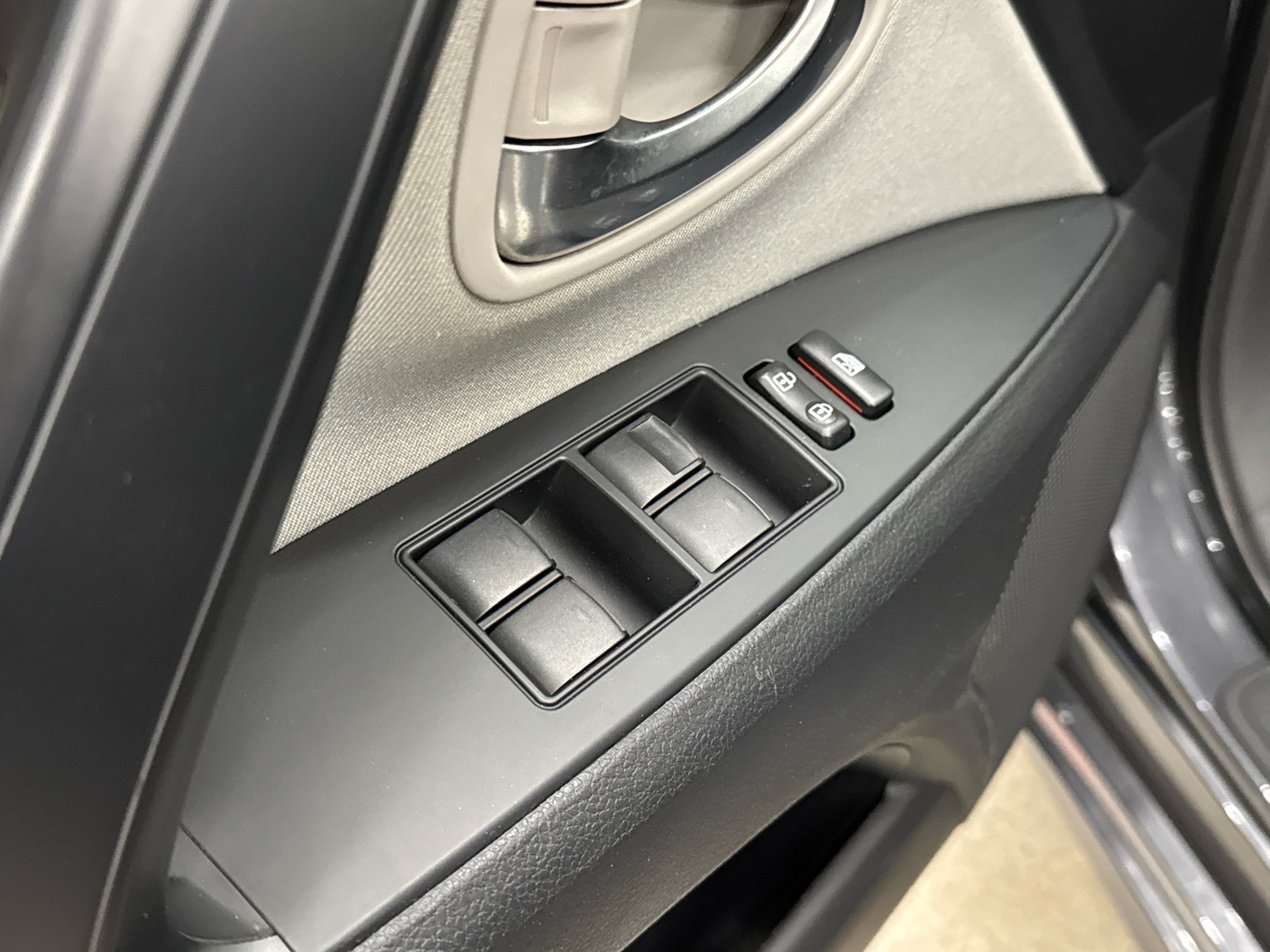 TOYOTA Avensis 2015