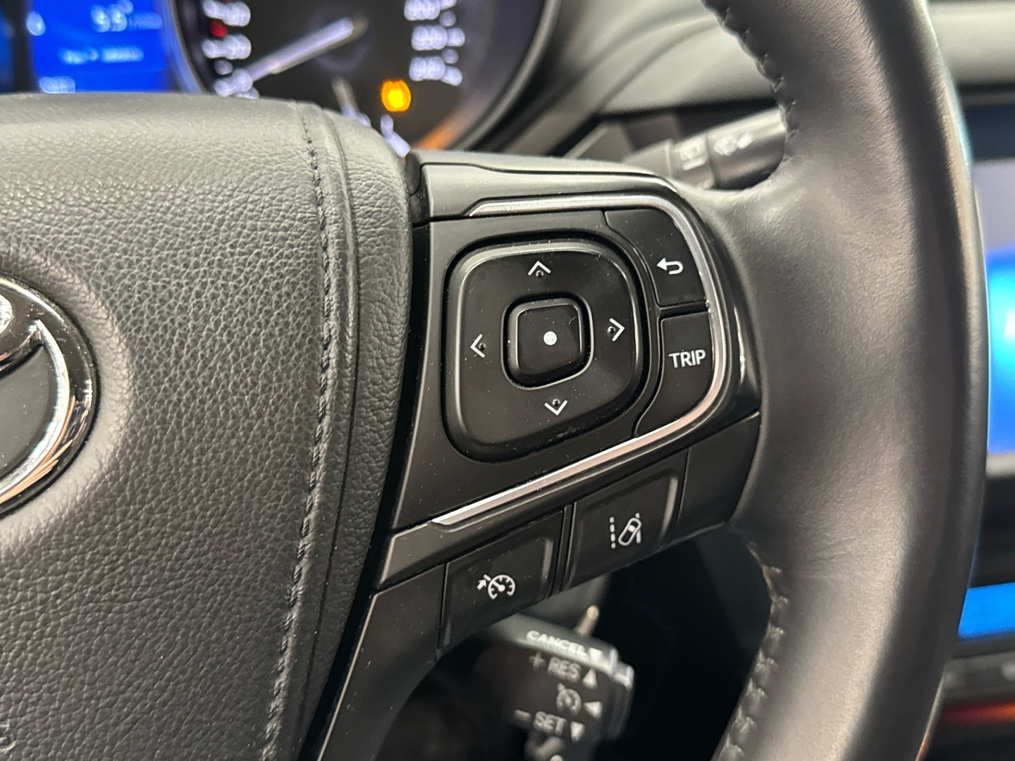 TOYOTA Avensis 2015