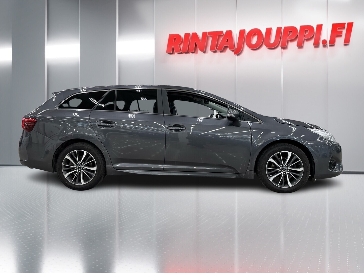 TOYOTA Avensis 2015