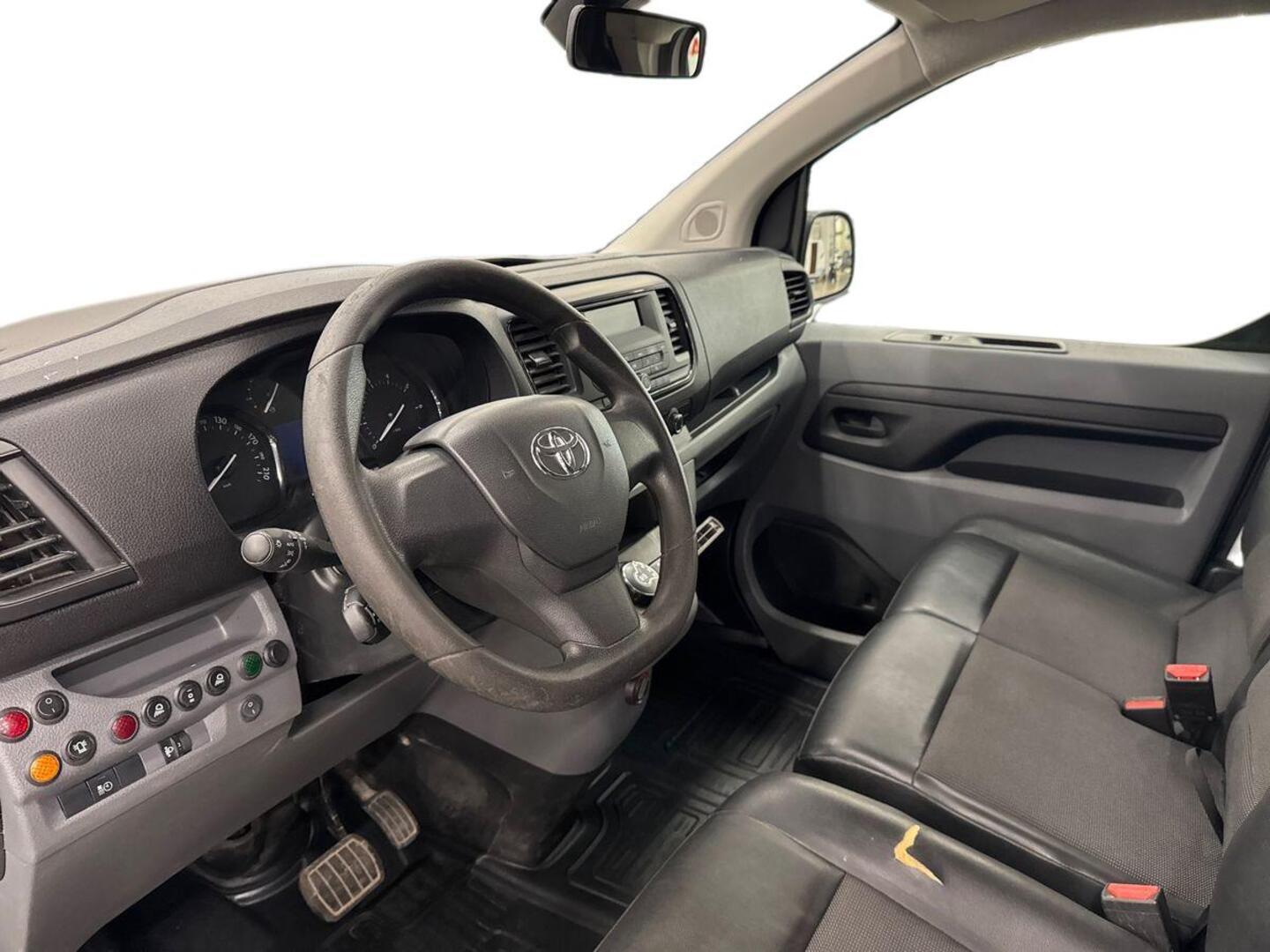 TOYOTA Proace 2021