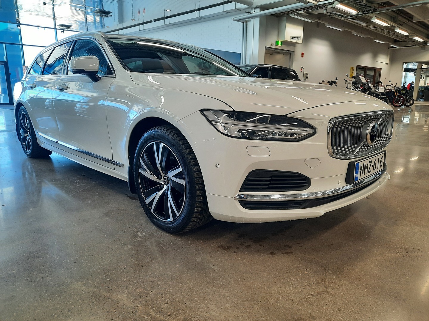 VOLVO V90 2022