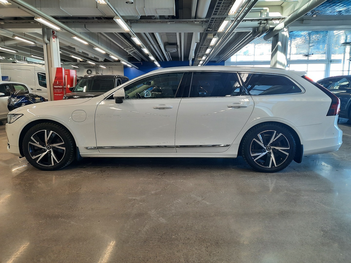 VOLVO V90 2022