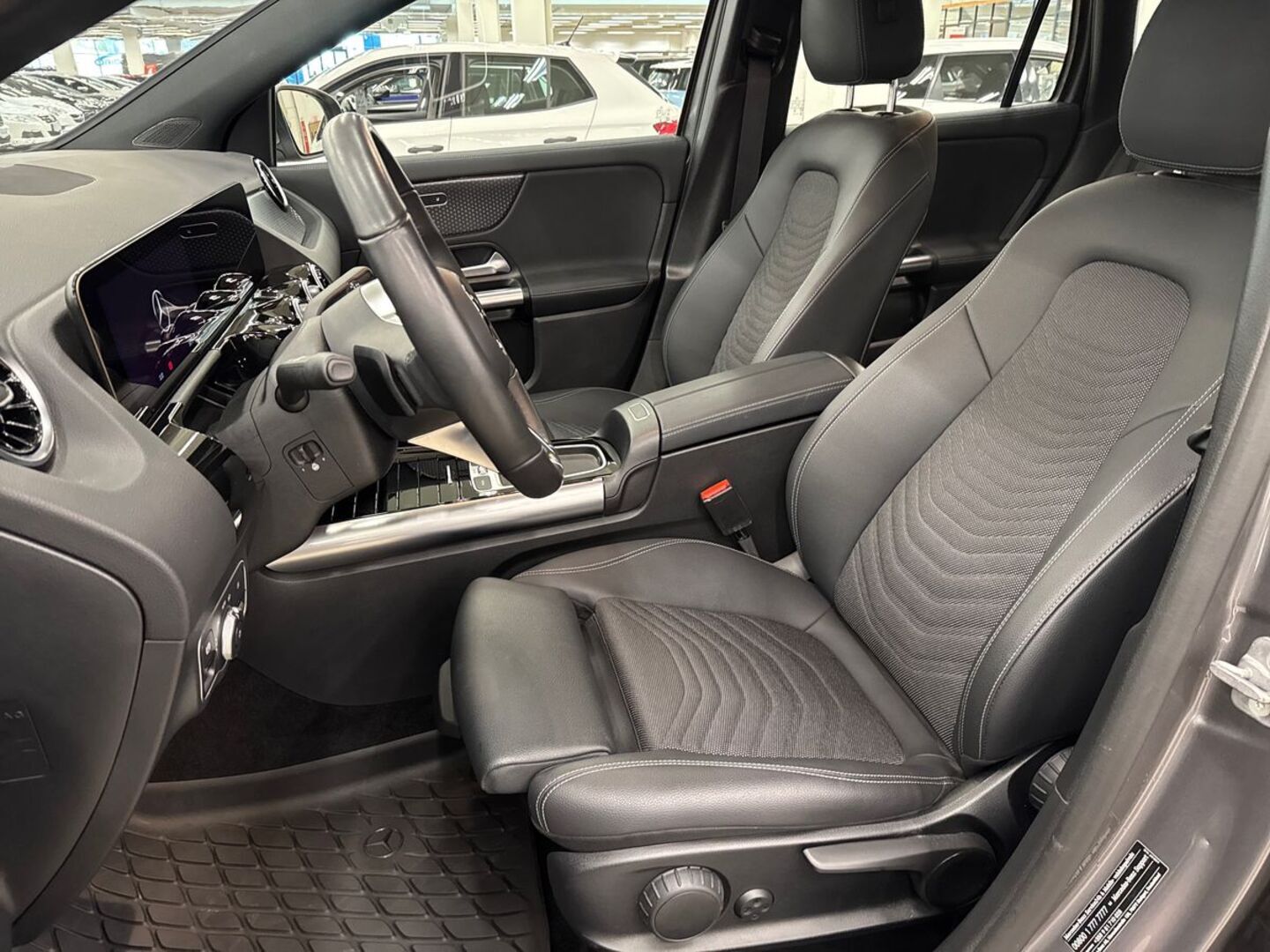 MERCEDES-BENZ GLA 2025