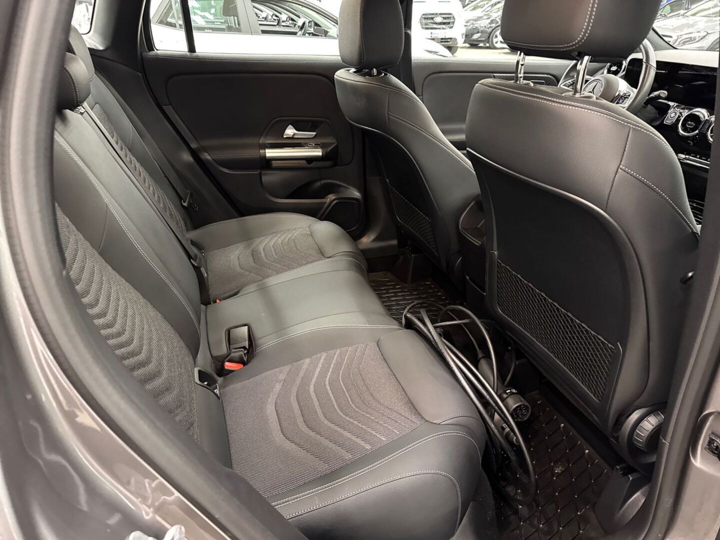 MERCEDES-BENZ GLA 2025