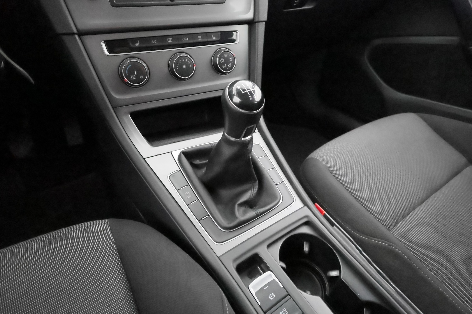 VOLKSWAGEN Golf 2014