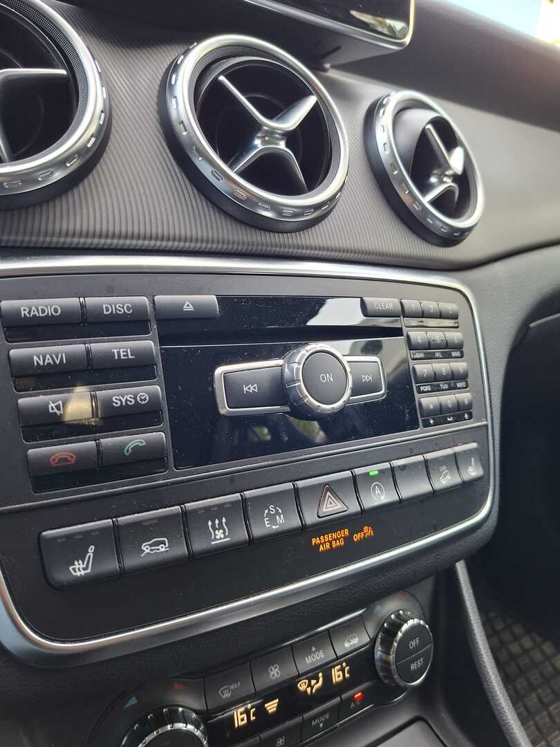 MERCEDES-BENZ GLA 2015