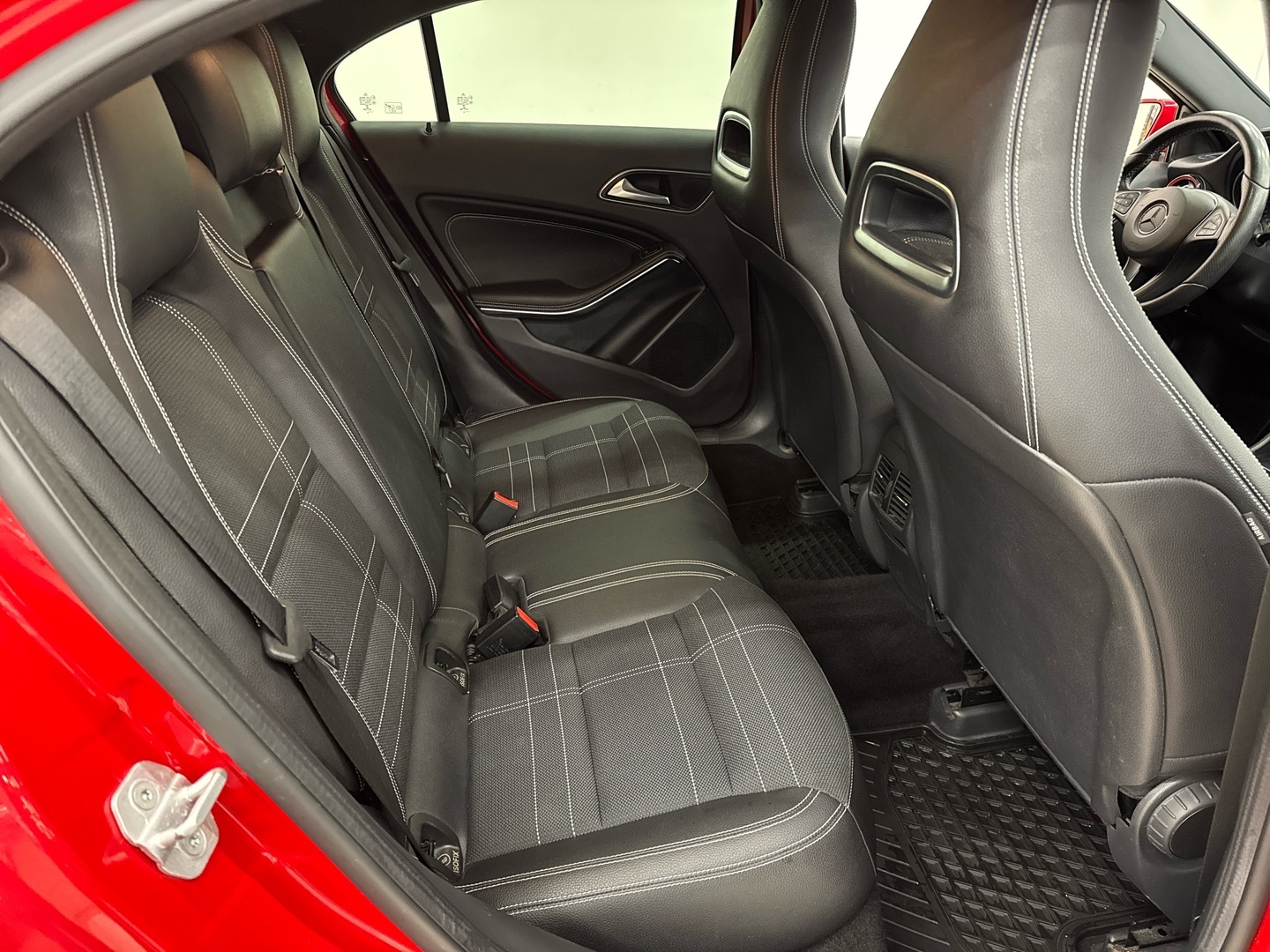 MERCEDES-BENZ A 2016