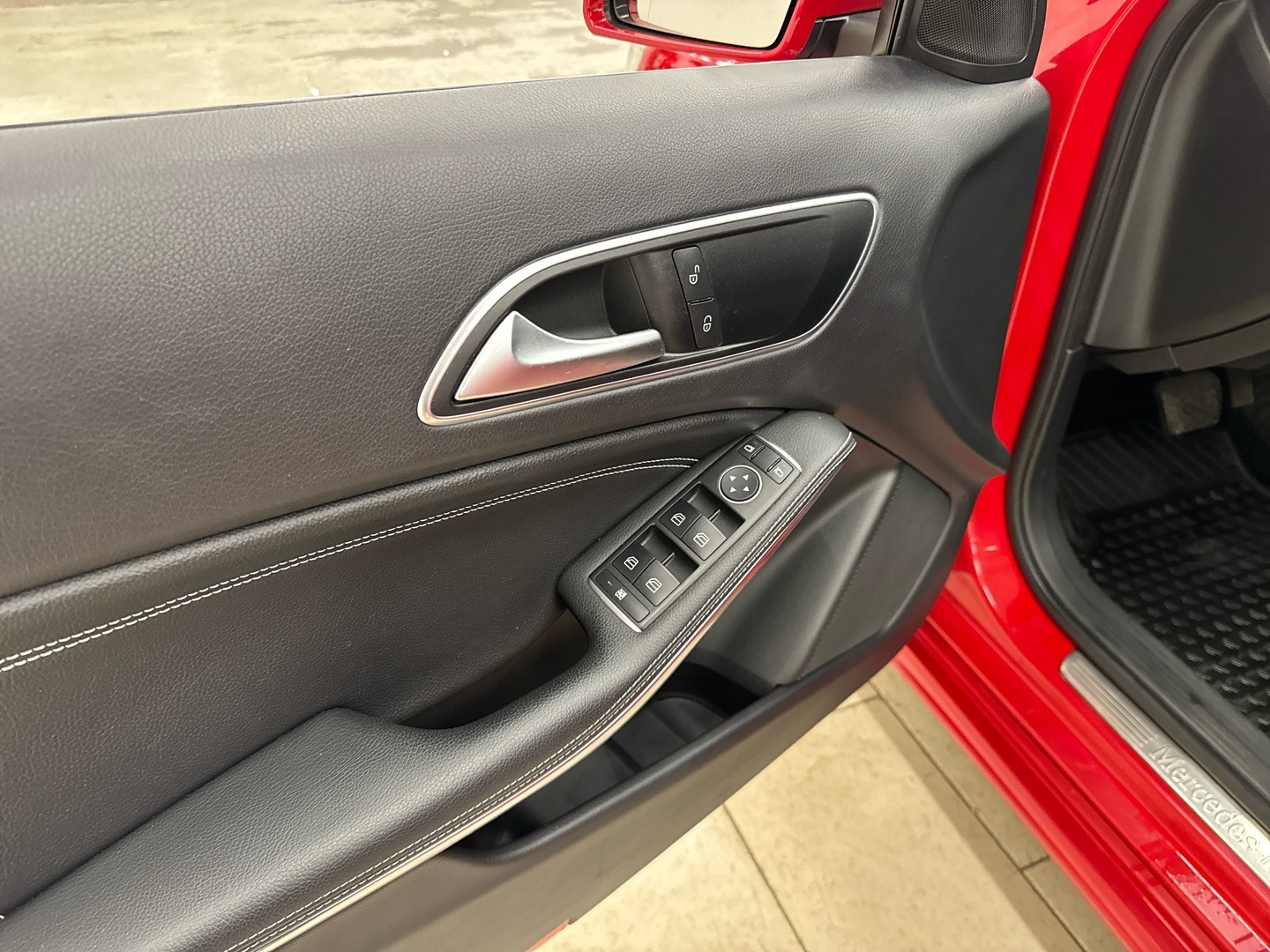 MERCEDES-BENZ A 2016