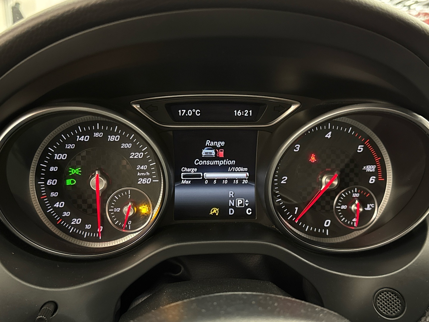 MERCEDES-BENZ A 2016