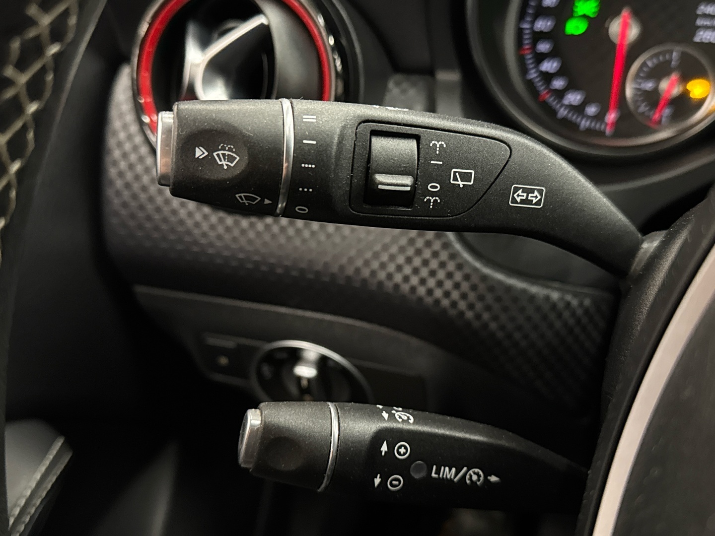 MERCEDES-BENZ A 2016