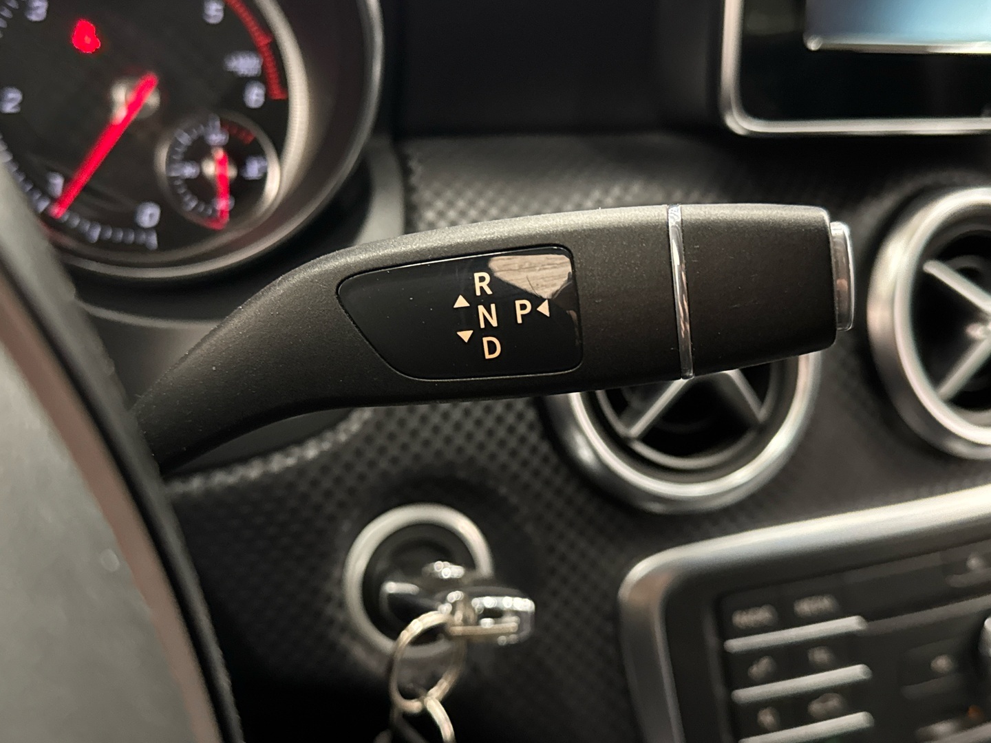 MERCEDES-BENZ A 2016