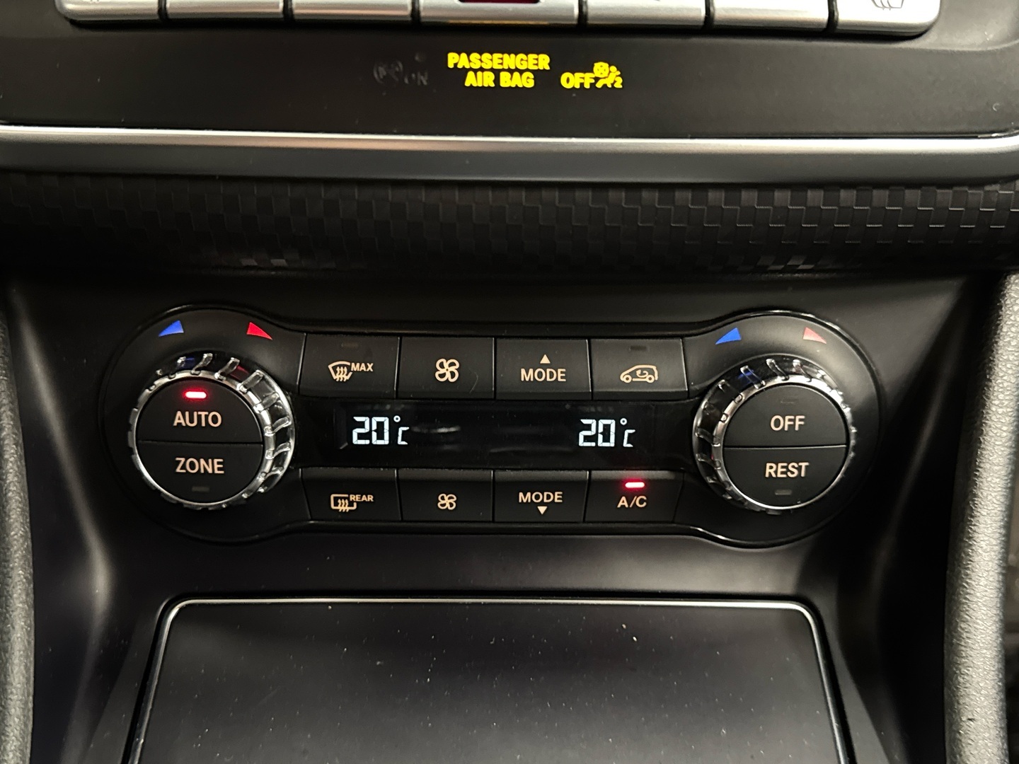 MERCEDES-BENZ A 2016