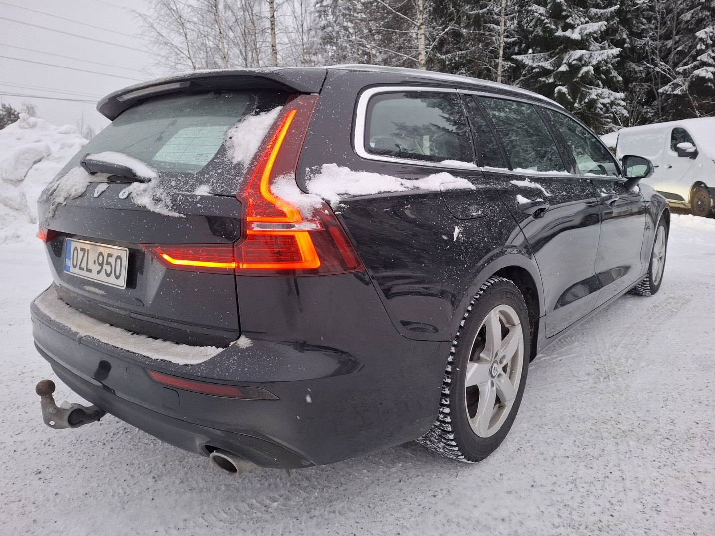 VOLVO V60 2020