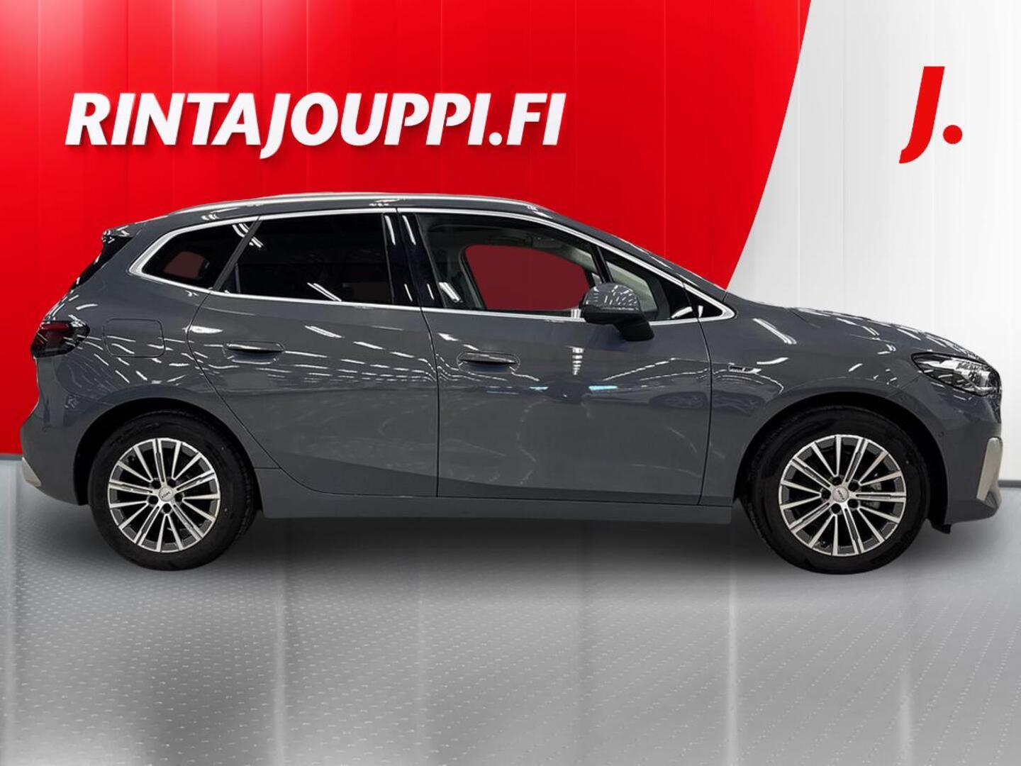 BMW 225 2023