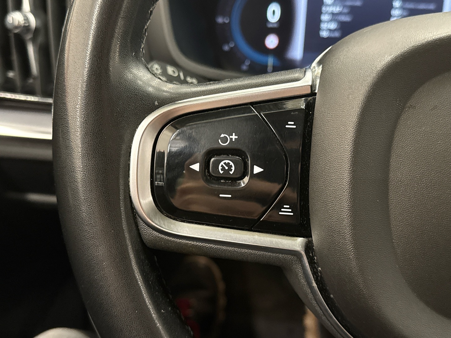 VOLVO V60 Cross Country 2023