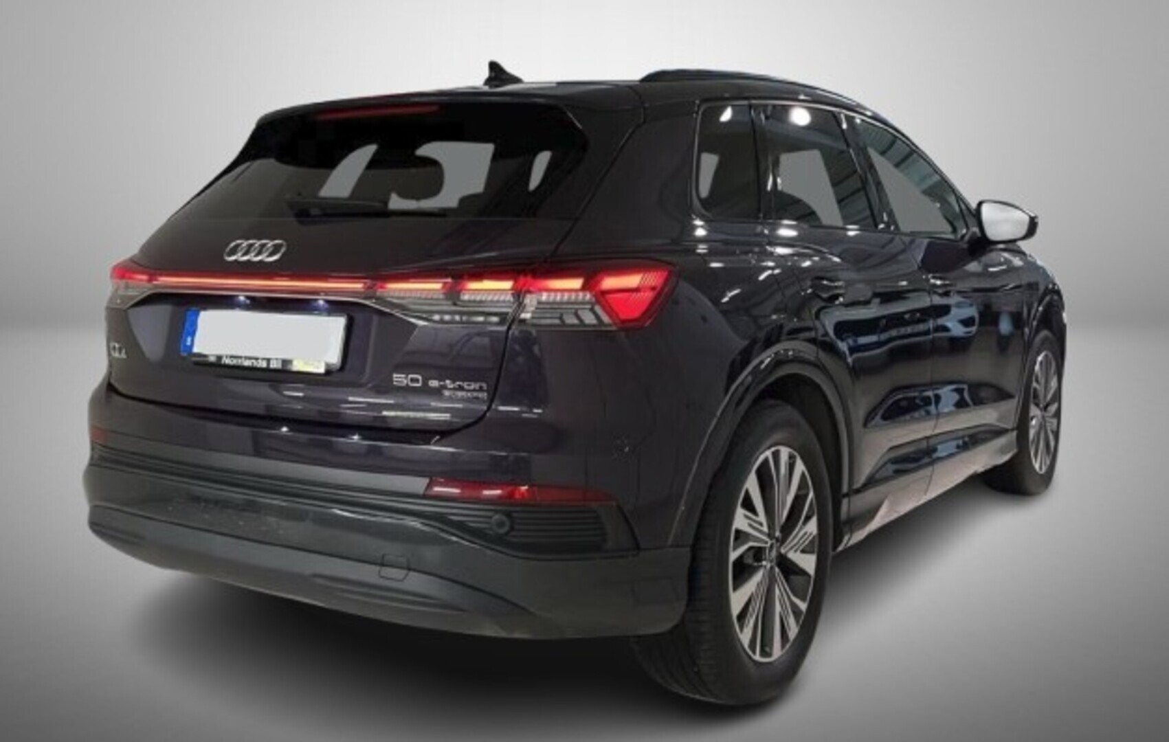 AUDI Q4 e-tron 2022