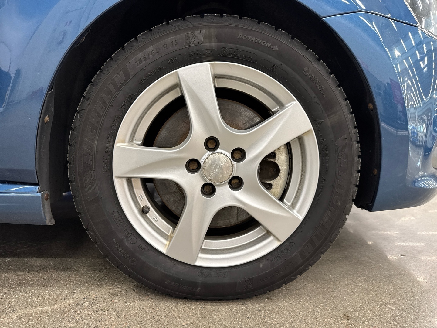 VOLKSWAGEN Polo 2013