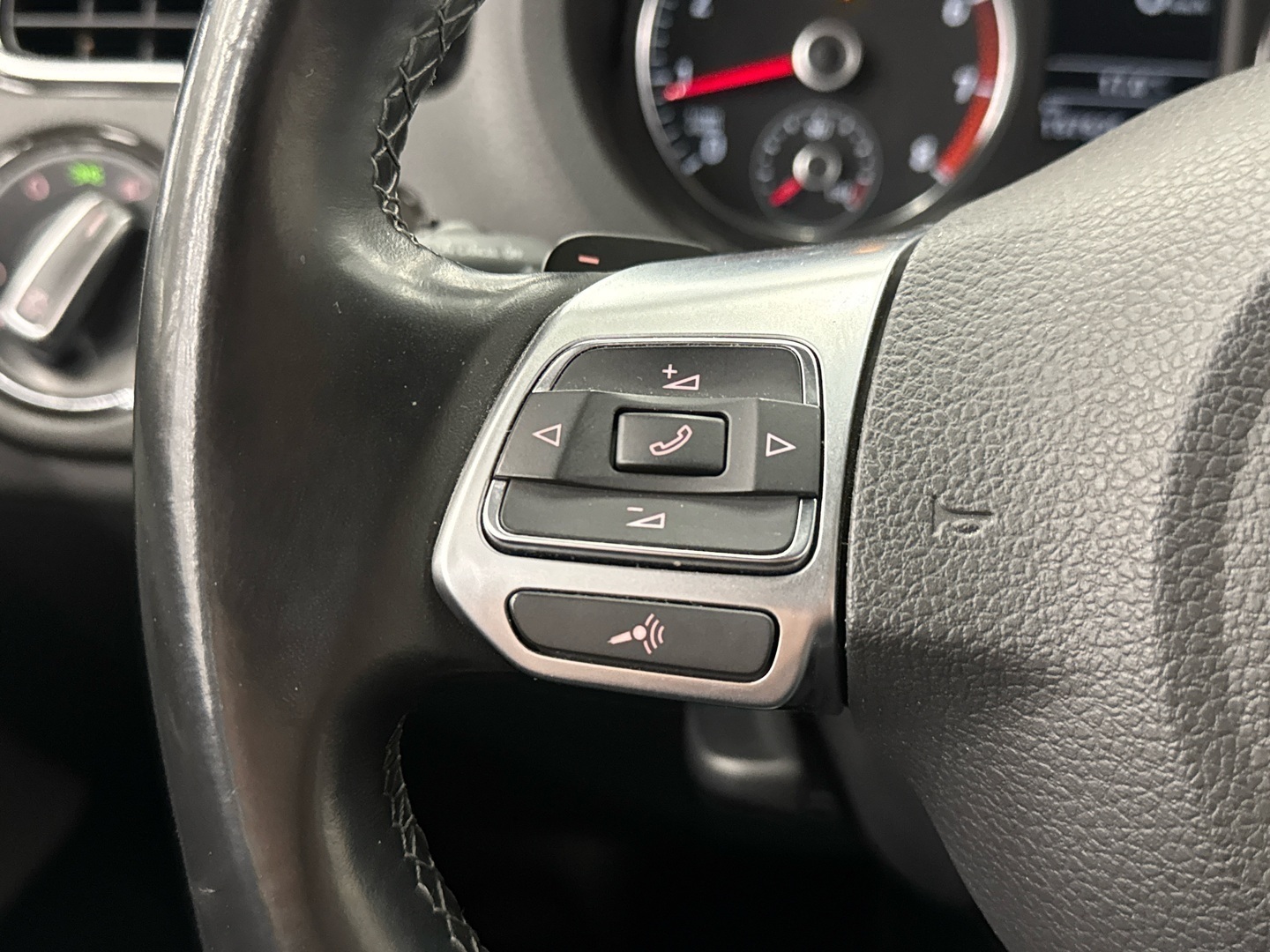 VOLKSWAGEN Polo 2013