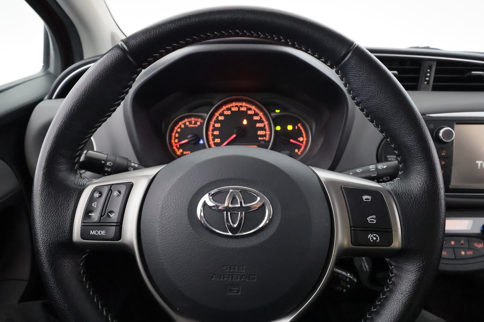 TOYOTA Yaris 2017