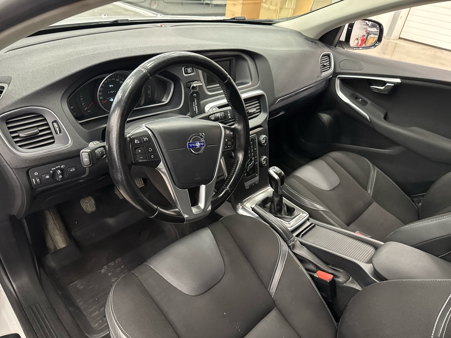 VOLVO V40 2014