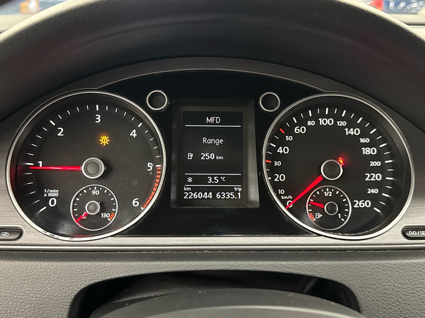 VOLKSWAGEN Passat 2011