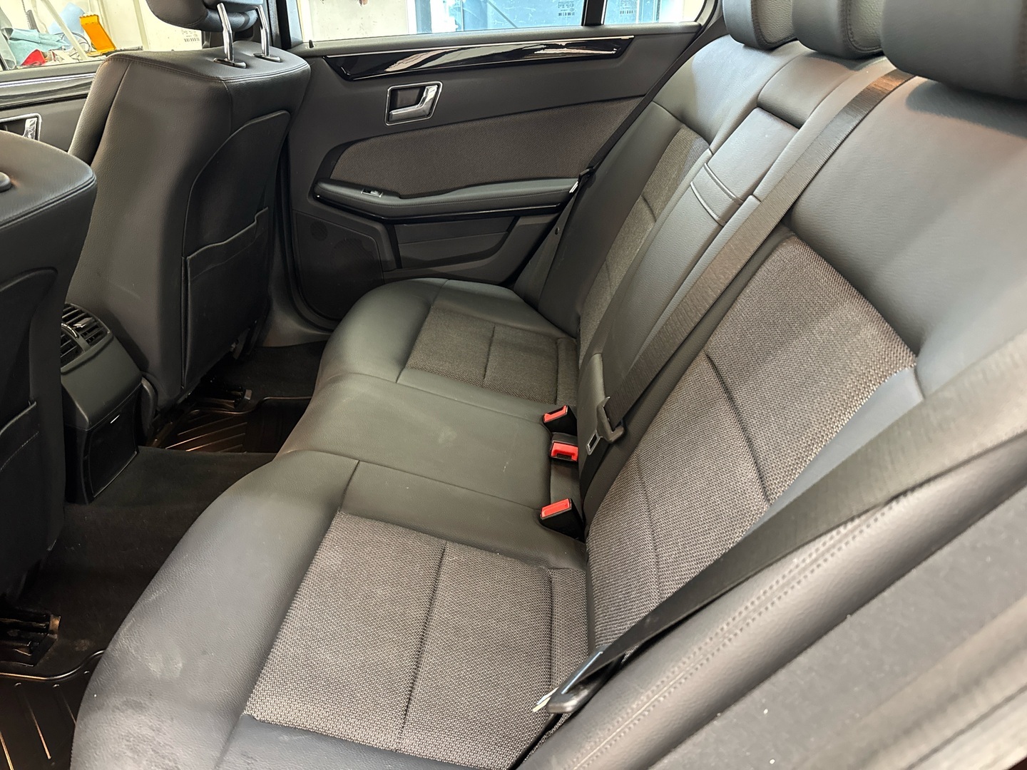 MERCEDES-BENZ E 2011