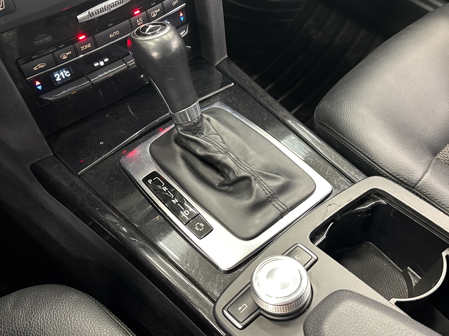 MERCEDES-BENZ E 2011